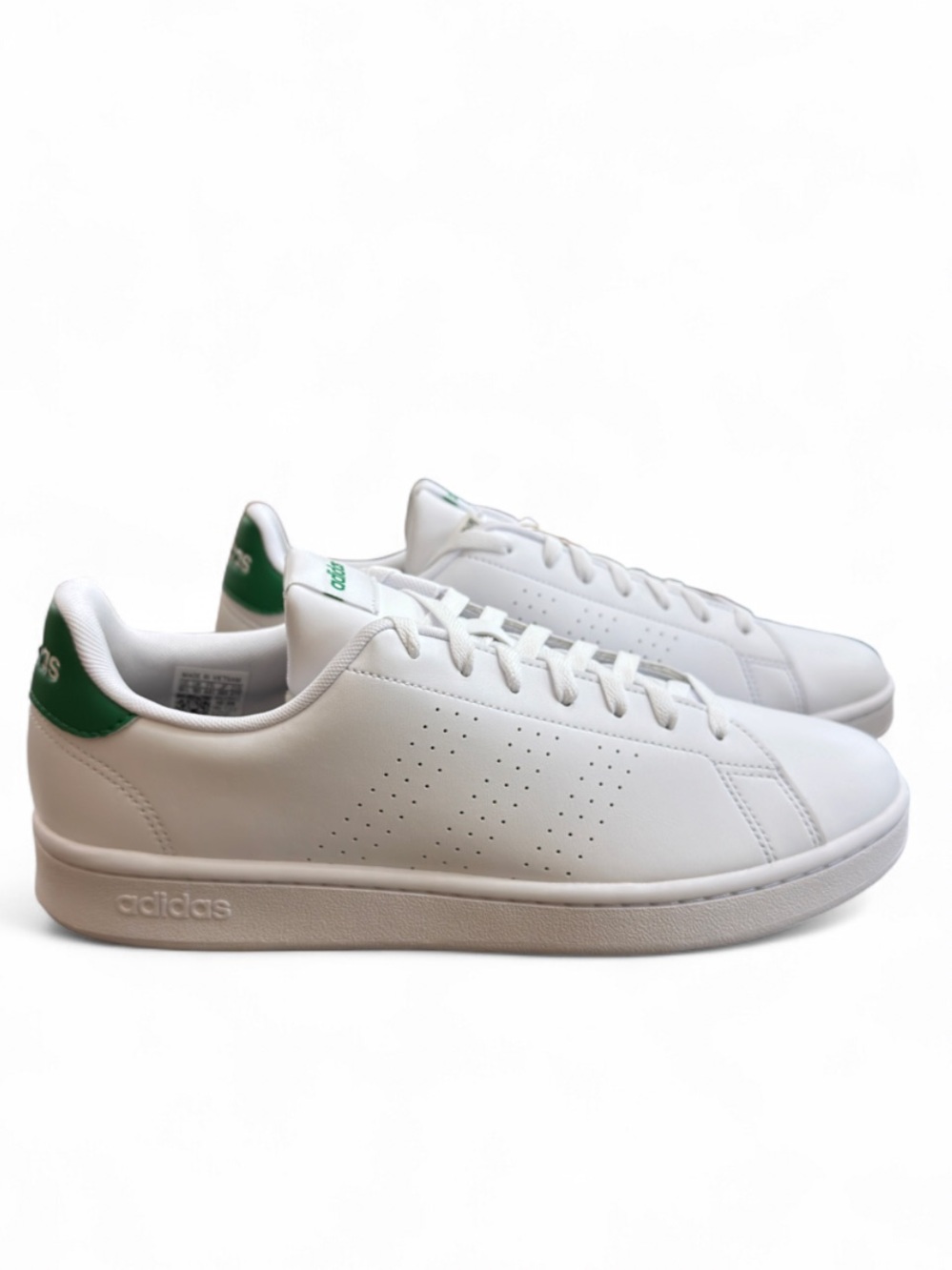 NWT Men’s adidas White Low-Top Sneakers w/ Green Heel Tab Size US 10.5